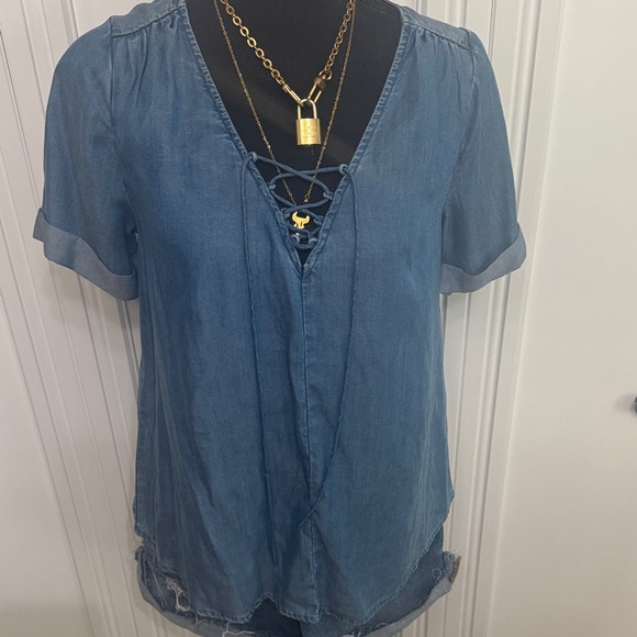 Lucky‎ Brand Chambray Denim Blue Lace-Up Blouse - Picture 2 of 5